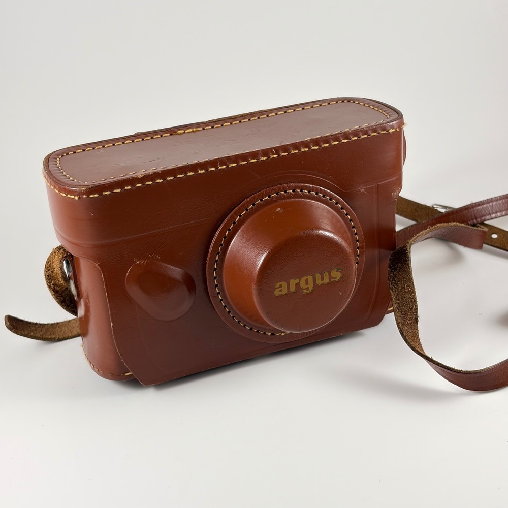 Vintage Argus C3 Color-Matic 35m Rangefinger Camera Original Leather Case - Picture 9 of 13